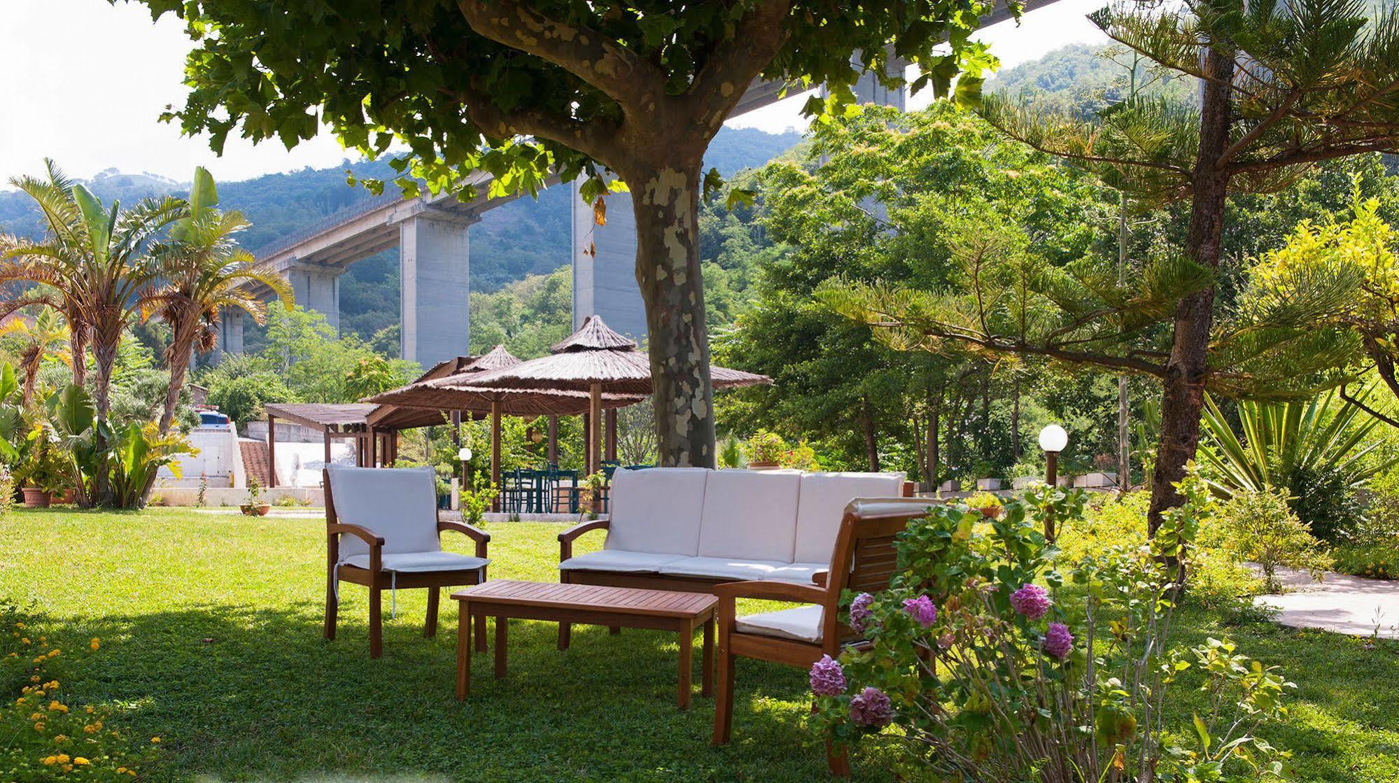 אקואפסה Hotel Parco Delle Rose מראה חיצוני תמונה